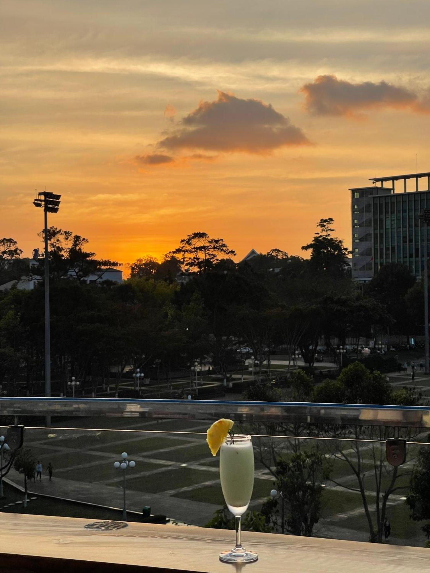 Ngon Avatar Hotel Pleiku Buitenkant foto